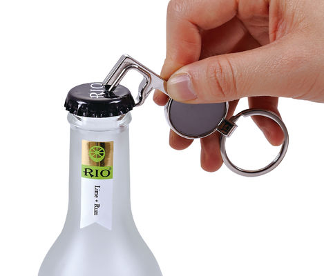 Abridor de botellas de metal plateado adecuado para diversas ocasiones