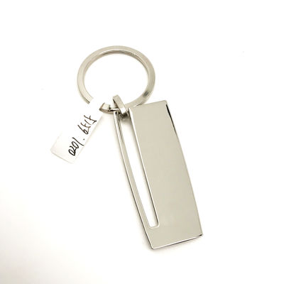 Portador de llavero de aleación de zinc disponible para personalización