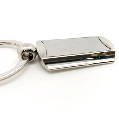 Disponible porta llavero de metal como foto con bolso individual