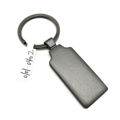 Nombre Portador de llavero de metal Durable y disponible para la compra