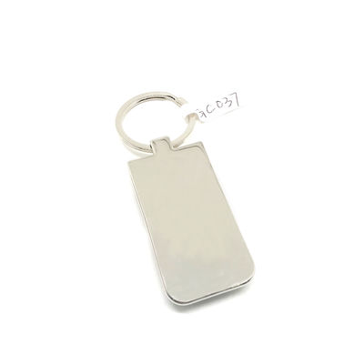 Un cerrojo de llave para botellas de metal elegante y duradero