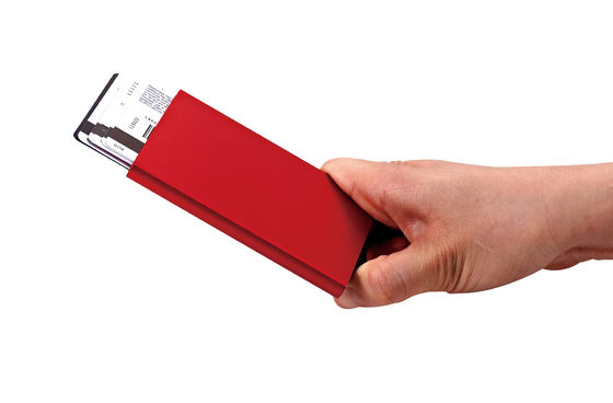 Cartera clásica y sofisticada de aluminio con cierre magnético