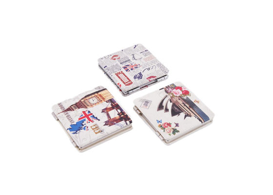 La PU de Mini Cosmetic Pocket Mirror del cuadrado cubre el ABS con cuero Digitaces que imprimen el modelo