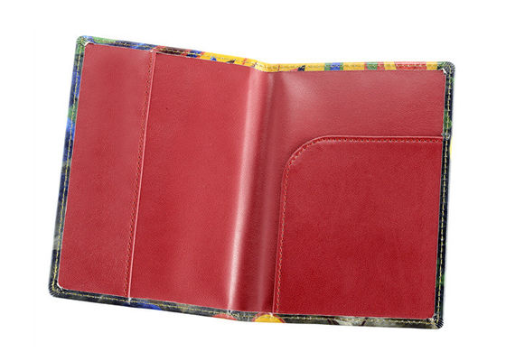 El modelo colorido de la impresión del tenedor del pasaporte del viaje personalizó la cartera de la cubierta del pasaporte