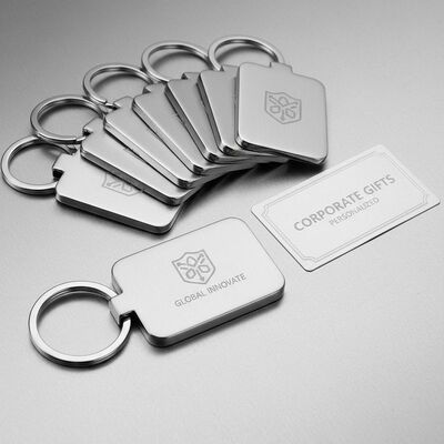 Buen precio Portador de llavero de aleación de zinc de metal Logotipo personalizado Ideal para regalos corporativos y requisitos personalizados del portador de llavero en línea
